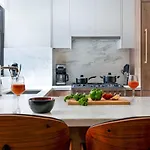 Apartment 52-3de Newly Renovated 2br Bth Midtown East