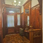 Homestay Large In Charming Townhouse