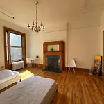 Large In Charming Townhouse