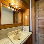 Large In Charming Townhouse