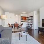 Apartment Ues 1br W Doorman Gym Roof Nr Hospital Nyc-375 New York