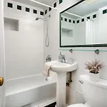 61-2a Large 1br In Upper East Side Apartment New York