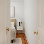 61-2a Large 1br In Upper East Side * New York