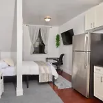 Private Loft In Hells Kitchen Near Times Square Apartment *