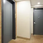 Apartment 75-3b 3br Luxury Duplex Brand New &d Elevator *