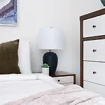 75-3b 3br Luxury Duplex Brand New &d Elevator *