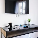 Apartment 75-3b 3br Luxury Duplex Brand New &d Elevator *