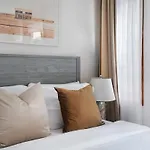 75-3b 3br Luxury Duplex Brand New &d Elevator *