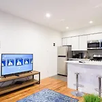 26-4b Newly Furnished 1br W D Courtyard New York