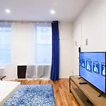 26-4b Newly Furnished 1br W D Courtyard