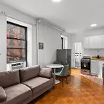 89-3fs Newly Furnished 2br 1bath Ues New York
