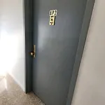 Comfortable And Simple Room For One Person Near Manhattan On Train