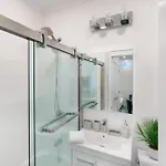 444-4f Newly Renovated 1br In Midtown West Apartment