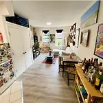 Charming One-Bedroom Apartment In South Chelsea