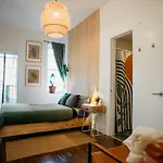 Homestay Private With Private Bathroom And Backyard *