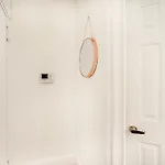 69-4d Trendy Lower East Side 1b Brand New Apartment