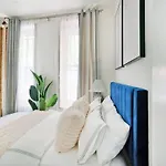 48-1fe Brand New 1br Prime Hell's Kitchen Wd In Unit Apartment