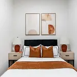 91-1D 3Br 2Baths Duplex With A Private Back Yard - Gym