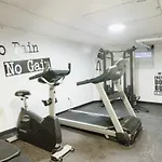 91-1d 3br 2baths Duplex With A Private Back Yard - Gym *