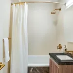 Apartment 52-3de Newly Renovated 2br Bth Midtown East *