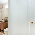 Apartment 52-3de Newly Renovated 2br Bth Midtown East *