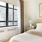 52-3de Newly Renovated 2br Bth Midtown East Apartment