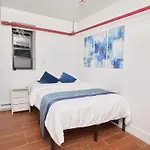 Comfy Guest House In Hell\'S Kitchen