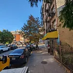 Central And Affordable Williamsburg Private Bedroom Close To Subway