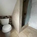 Private Loft 5 Min Away From Lga