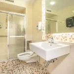 Hostel West Side Ymca *