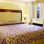 Hotel The @ 3*