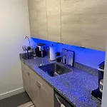 City View Lux Condo Studio For Yourself