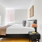 Midtown E 2br W Elevator Doorman Gym Nr Un Nyc-752 Apartment *