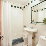 61-2c Prime Ues 2br Newly Furnished Value * New York