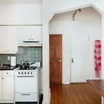 Apartment 61-2c Prime Ues 2br Newly Furnished Value New York