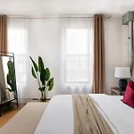 139-2w Prime West Village Furnished 2br Value * New York