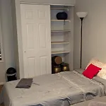 Private Room In 4 Bedroom Ground Apartment Near Subway