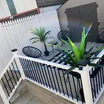 Hugh's And Nora's Place To Homestay *