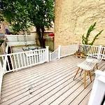Cozy Woodside Near Manhattan Apartment *