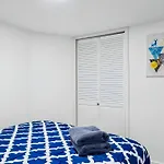 Private Designers Lower-Ground 2Bd Apartment