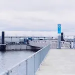 Waterfront Gem Duplex 3 Bedroom 2floor In Whitestone Bronx Free Parking Hotel