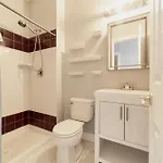 Waterfront Gem Duplex 3 Bedroom 2floor In Whitestone Bronx Free Parking * New York