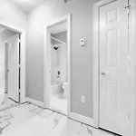 Hotel Waterfront Gem Duplex 3 Bedroom 2floor In Whitestone Bronx Free Parking *