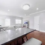 Waterfront Gem Duplex 3 Bedroom 2floor In Whitestone Bronx Free Parking * New York