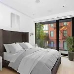 Luxurious Soho Apartment~ 2 Bedroom 2 Bathroom