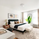 Apartment 444-2e Modern 2br Hell's Kitchen *