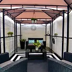 Hugh's And Nora's Place To Homestay