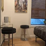 Park East And Museums Homestay