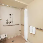 Hotel Hampton - Laguardia Airport 3*
