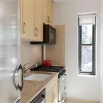 Gorgeous Roomy W Village 1br W Doorman Nyc-131